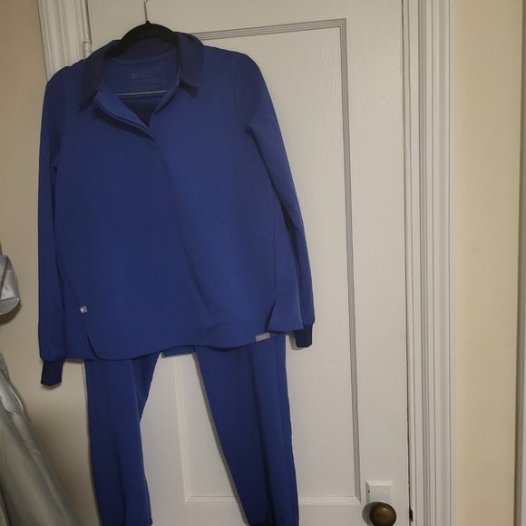 FIGS -BLUES Bundle, few NWT, or gently worn, all like new or new - Picture 8 of 11